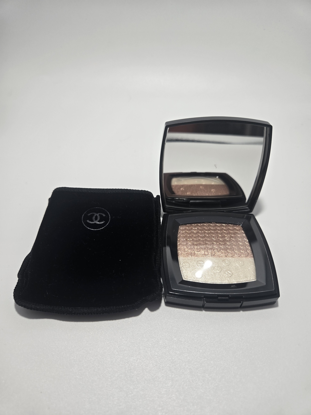 CHANEL Duo Poudre Lumière — Holiday Makeup Collection 2023 Limited Edition